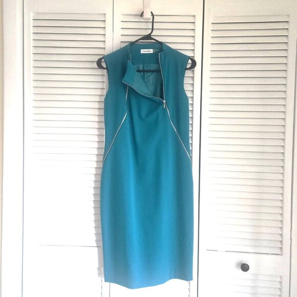 Calvin Klein Classic sleeveless dress follows the body's natural shape Size 6 - Picture 6 of 6